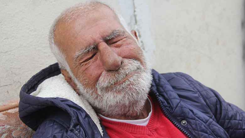 74 Yaşındaki Yaşlı Adam 'Ağlaya ağlaya anlattı'