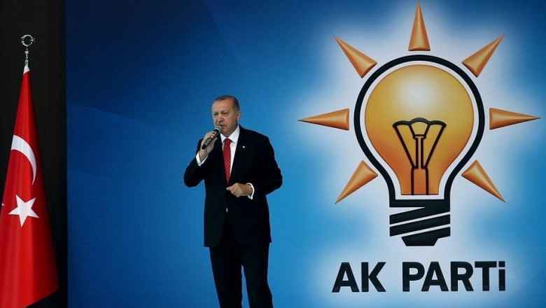 Ak Parti İstanbul'da tüm oyların yeniden sayılması için YSk'ya başvuracak