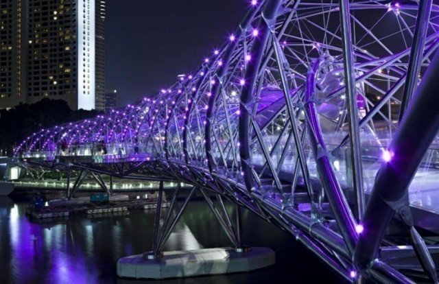 Singapur'da ki Helix Köprüsü