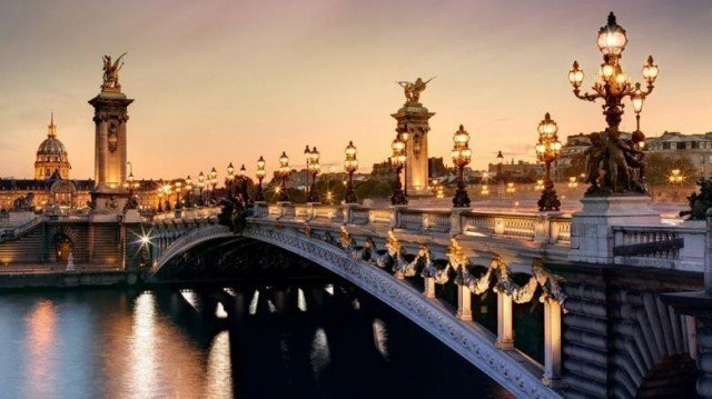 Fransa'da ki Pont Alexandre III köprüsü