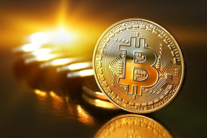 Bitcoin Rekor Yeniledi 5000$
