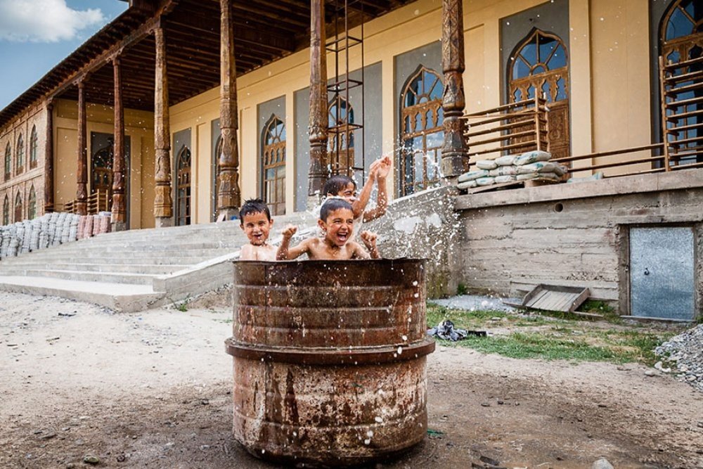 Tacikistan Mutlu Çocuk Resimleri