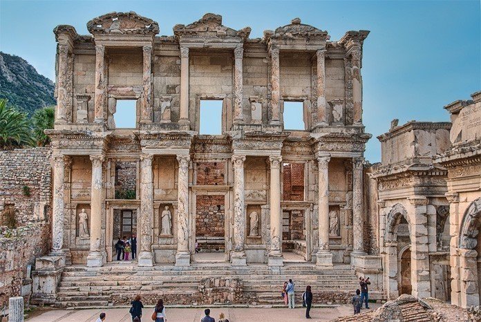 Efes Celsus Kütüphanesi Dış Mimarisi