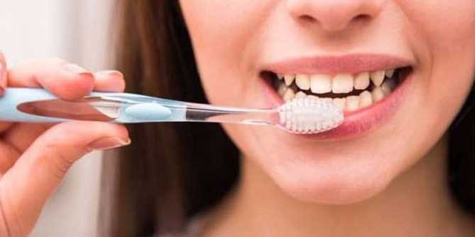 Dişlerinizi Düzenli Olarak Fırçalayın