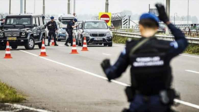 Hollanda’da Peş Peşe Terör Saldırıları Gerçekleştirildi