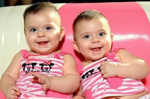 ikiz bebek fotoğrafları