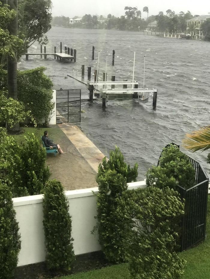 Irma Kasırgasının Ardından Florida'dan Yapılan Komik Paylaşımlar