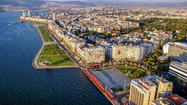 İzmir Turistik Bilgi ve Gezi Rehberi