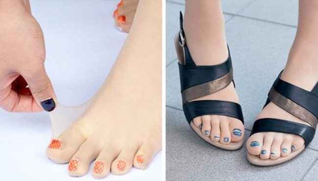 Japonya'dan Bayanlara Kolaylık Sağlayan Oje Desenli Çorap
