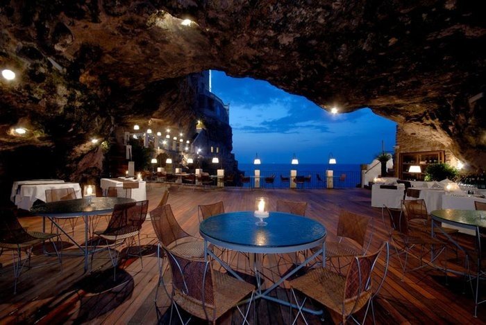 Mağara içerisinde restoran resimleri