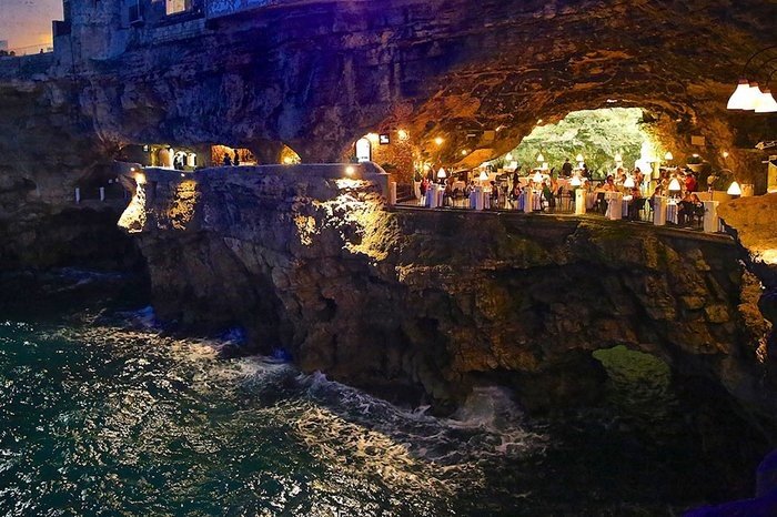 Grotta Palazzese oteli restoran manzarası
