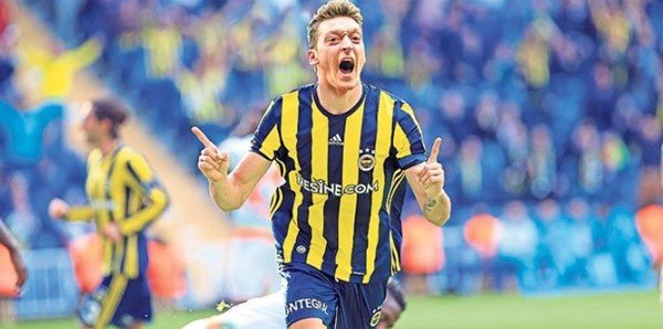 Mesut Özil Fenerbahçe'ye Geleceğim Dedi