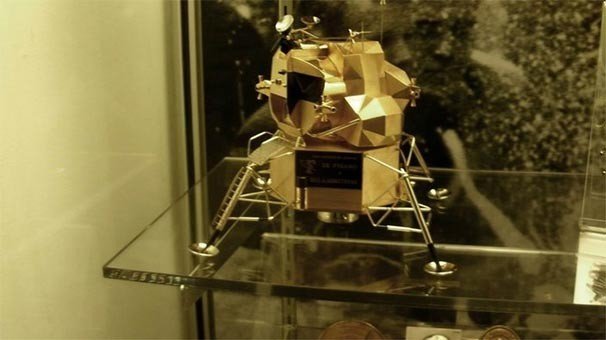 Neil Armstrong müzesindeki "Altın Ay Modülü" çalındı