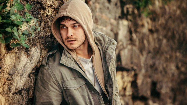 Netflix'in ilk Türk dizisi Hakan: Muhafız, IMDB puanlarını alt üst etti