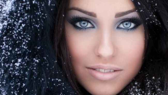 Renkli Gözlere Sahip Bayanlar İçin Makyaj İpuçları