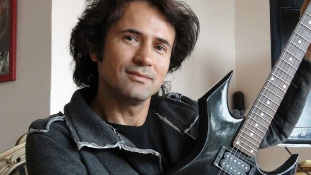 Rockçı İmam Olarak Bilinen Ahmet Muhsin Tüzer, Başkan Adaylığından Çekildi