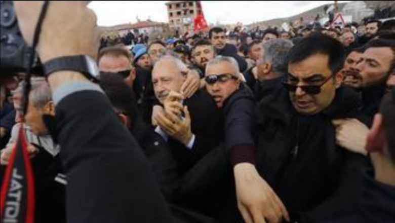 Şehit cenazesinde Kemal Kılıçdaroğlu'na saldırı düzenlendi