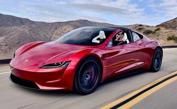 Tesla Roadster Test Sürüşü Sırasında Yolda Kaldı