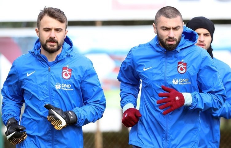 Trabzonspor'da Burak Yılmaz ve Onur Kıvrak Süresiz Kadro Dışı Bırakıldı