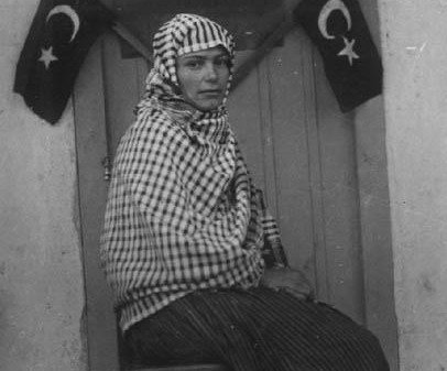 İlk Türk kadın muhtar : Gül Esin