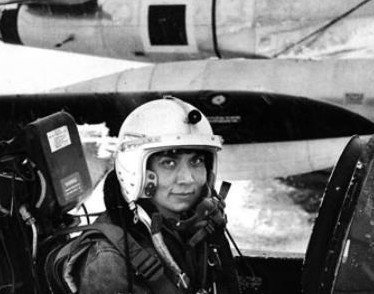 İlk Türk kadın jet pilotu : Leman Bozkurt Altınçekiç