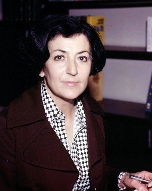 İlk Türk kadın bakan : Prof. Dr. Türkan Akyol