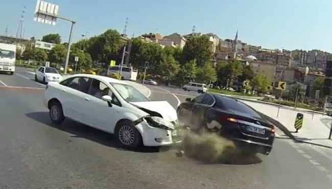 Türkiye'de Araba Kameralarına Kayda Geçmiş Trafik Kazaları
