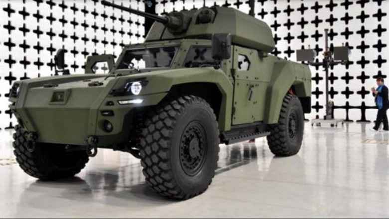 Türkiye'nin ilk elektrikli zırhlı aracı Akrep 2 tanıtıldı