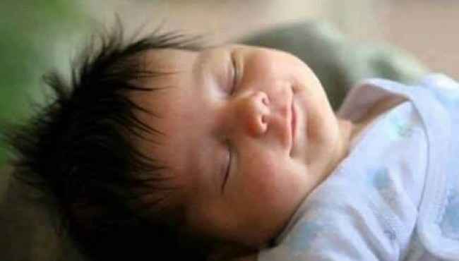 Uykudayken Gülen Sevimli Bebekler