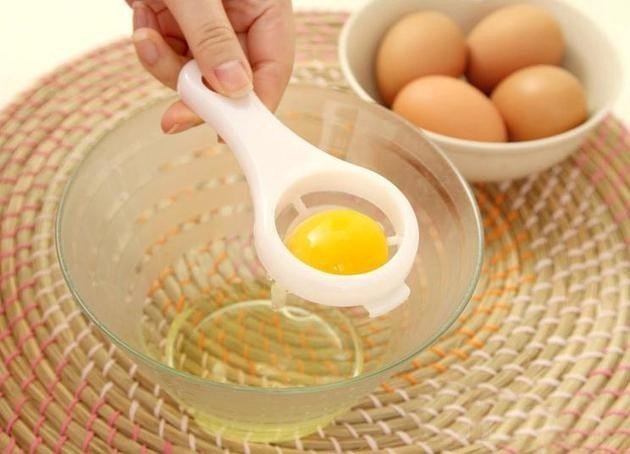 Yumurta Akı ile Cildi Yağdan Arındırmak
