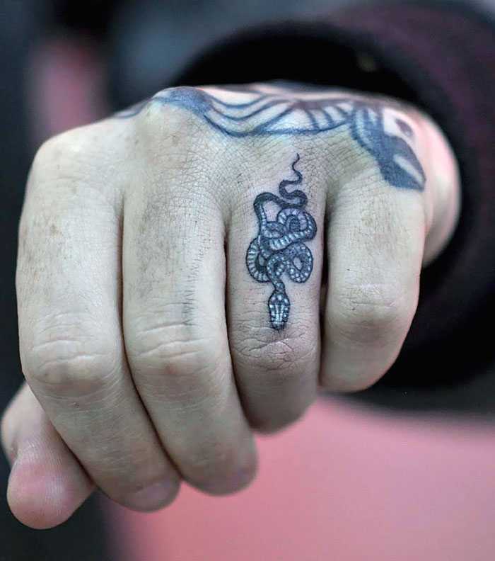 En güzel parmak dövmesi motifleri