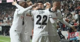 Beşiktaşlı futbolcular deprem zedeler için 300 bin TL bağışladı
