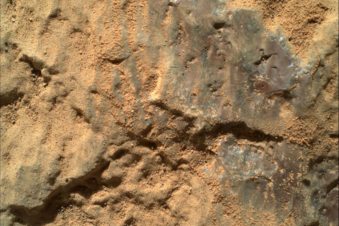 Nasa Mars'ta Yaşamın Olabilme İhtimalini Yükselten Mor Kayaçları Keşif Etti...