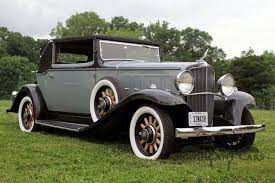 1937 yıl üretimi Nash Motor Company'ye ait bir otomobil