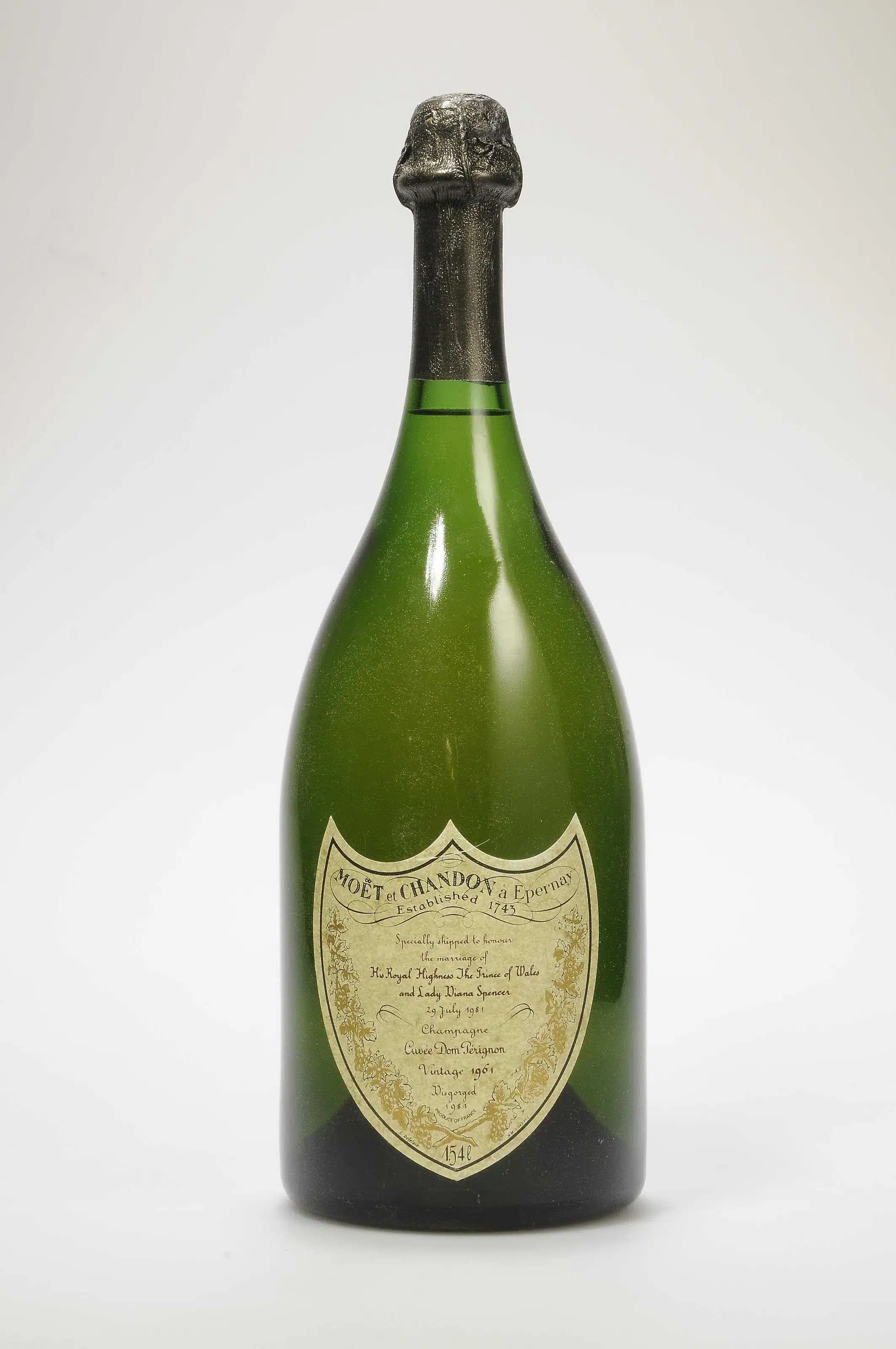 En Pahalı 10 Şampanya 10 MOET & CHANDON DOM PERIGNON CHARLES & DIANA 1961