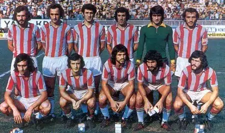 Trabzonspor'un Şampiyonluk Tarihleri ve Kadroları: Bordo-Mavili Efsanenin Yükselişi 2 Trabzonspor'un İlk Şampiyonluğu: 1975-1976 Sezonu