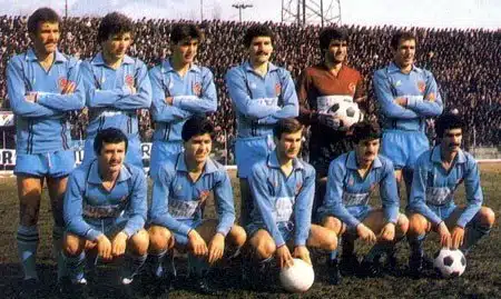 Trabzonspor'un Şampiyonluk Tarihleri ve Kadroları: Bordo-Mavili Efsanenin Yükselişi 6 1980-1981 Sezonu: Beşinci Şampiyonluk