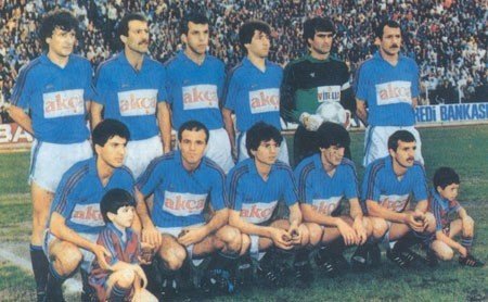 Trabzonspor'un Şampiyonluk Tarihleri ve Kadroları: Bordo-Mavili Efsanenin Yükselişi 7 1983-1984 Sezonu: Altıncı Şampiyonluk