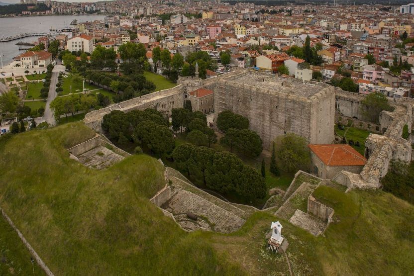 Çanakkale Gezi Rehberi: Tarih, Kültür ve Lezzet Dolu Bir Yolculuk 10 Çimenlik Kalesi