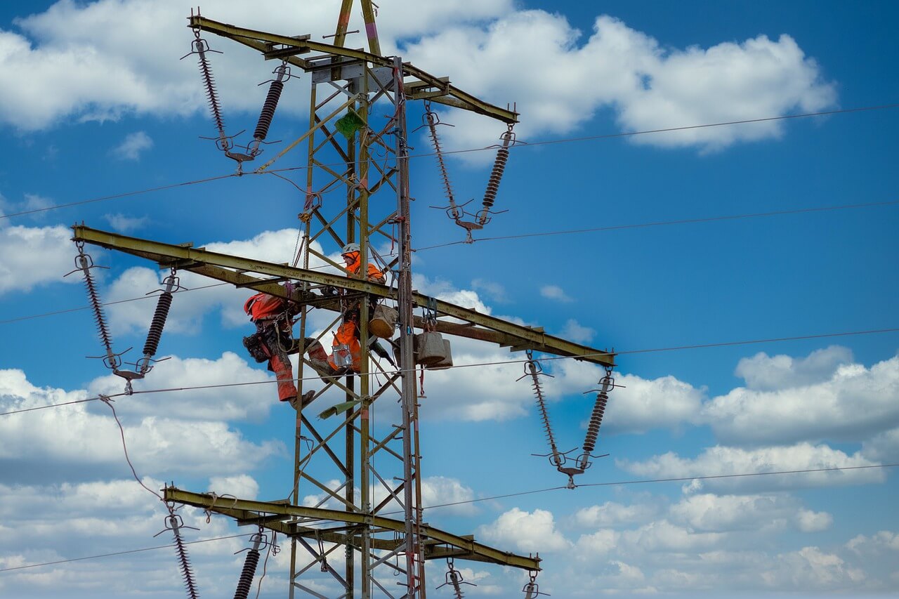 Elektrik Hattı İşçileri